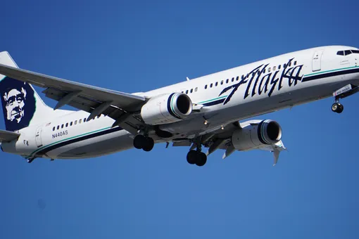 Жена пилота, обвиняемого в попытке разбить самолет Alaska Airlines, рассказала почему он не принимал антидепрессанты
