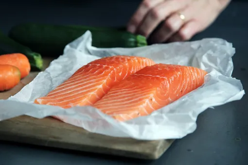 Почему в рацион обязательно стоит добавить жирную рыбу?