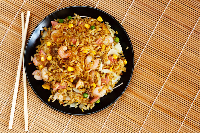 Рис с креветками и ветчиной:вкусный и сытный рецепт для ужина