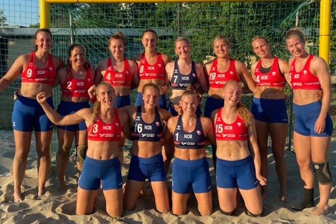 Женскую сборную Норвегии по пляжному гандболу оштрафовали за отказ играть в бикини