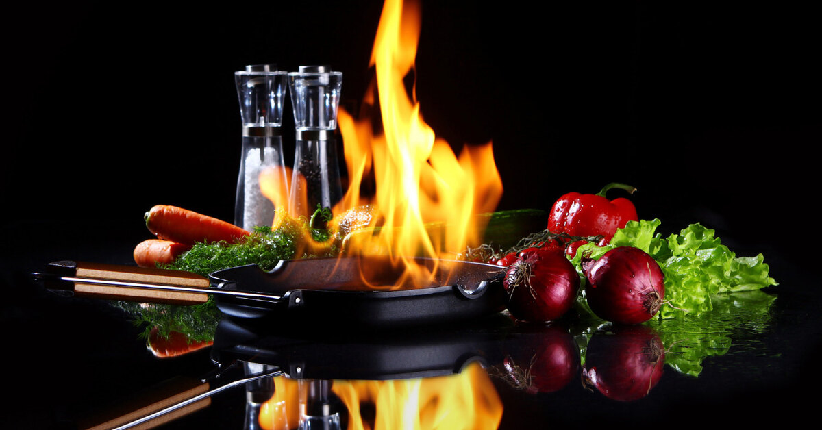 Что делать, если загорелось масло на сковороде?