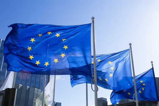 ЕС согласовал 10-й пакет санкций против России: что попало под ограничения?