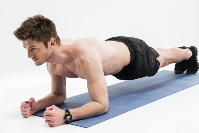 Приведи тело в форму за 30 дней: «ленивая» домашняя тренировка для тех, кто не любит напрягаться