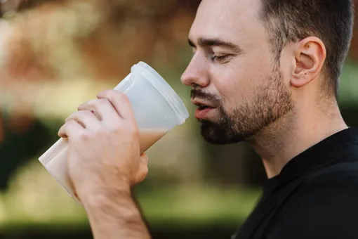 Нужно ли пить протеиновый коктейль после тренировки?