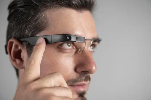 Xiaomi впервые показала умные очки: бюджетный аналог Apple Vision Pro за 5900 рублей