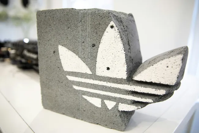 В Германии начался суд между Adidas и Nike: все дело в знаменитых трех полосках