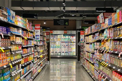 Какую наценку на товары делают супермаркеты на самом деле: эксперт назвала самые невыгодные покупки