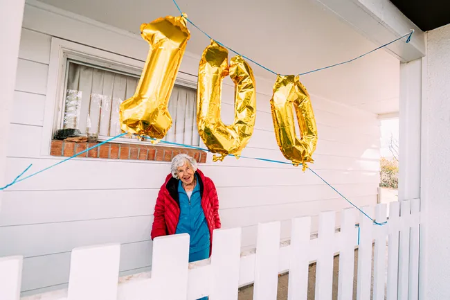 Ни одного дня в браке: 100-летняя британка назвала пять секретов долголетия