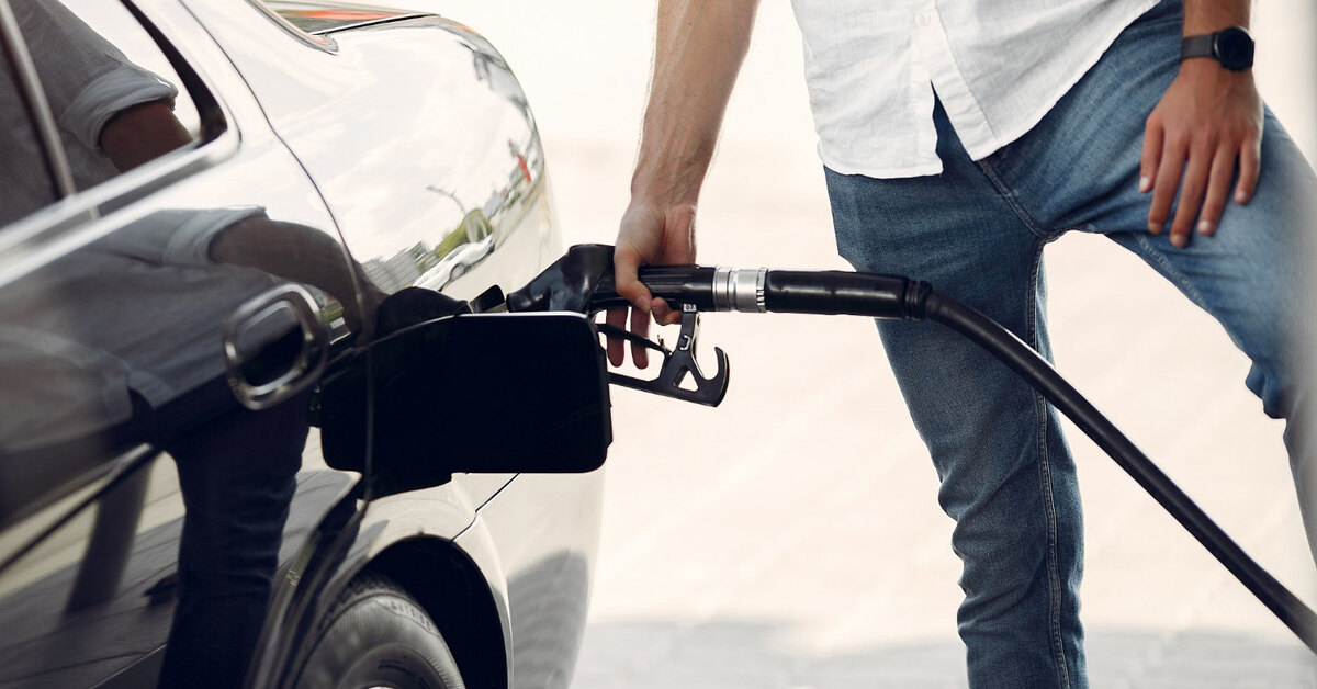 Что будет, если заправить автомобиль с заведенным двигателем?