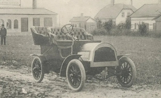 Bukh Gry. Первый прототип с 10-сильным двигателем копенгагенская компания построила в 1904 году, но дальше этого дело не пошло, и годом позже было принято решение не разворачивать автомобильное производство. Bukh Gry так и остался единственным.