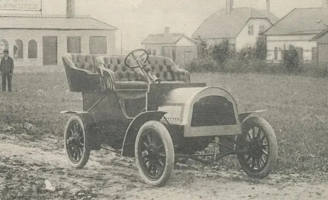 Bukh Gry. Первый прототип с 10-сильным двигателем копенгагенская компания построила в 1904 году, но дальше этого дело не пошло, и годом позже было принято решение не разворачивать автомобильное производство. Bukh Gry так и остался единственным.