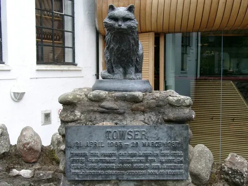 Памятник величайшей охотнице за мышами