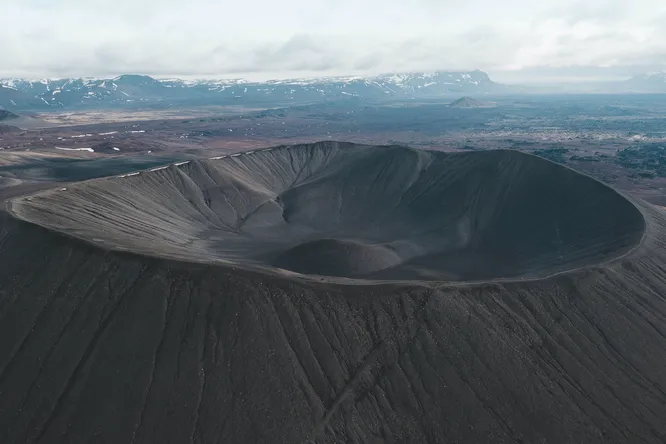 Древнейший кратер на Земле возник не по вине астероида