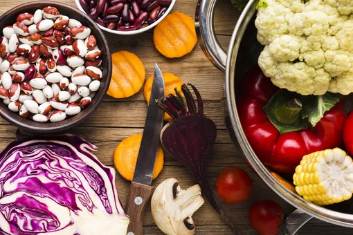 Даже при сбалансированной диете у вегетарианцев часто наблюдается дефицит белка, кальция, витамина B12, кальция, железа и цинка