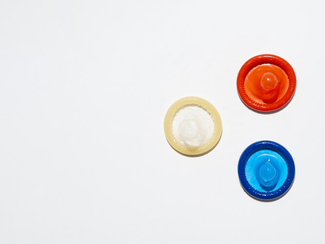 Непонятно, какую фирму презервативов выбрать и что скрывается за маркировкой? Сейчас объясним!