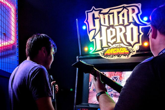 Блогеру впервые удалось сыграть одну из сложнейших песен Guitar Hero на 100 % Блогеру впервые удалось сыграть одну из сложнейших песен Guitar Hero на 100 %