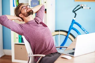 3 упражнения, которые помогут облегчить боль в спине после рабочего дня