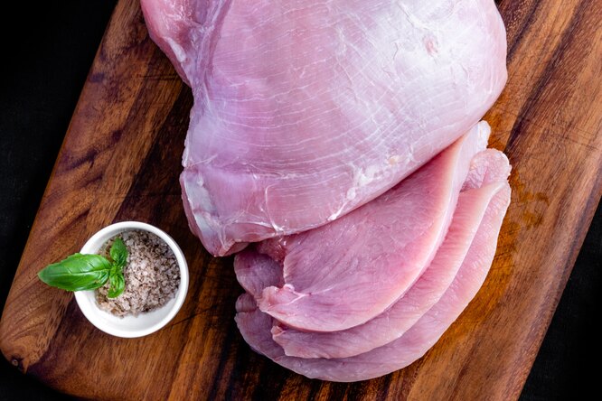 В ресторанах США начнут использовать искусственно выращенную курицу