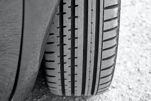 Проверьте, насколько безопасны ваши шины на зимней дороге: выберите тип покрышек и узнайте ответ