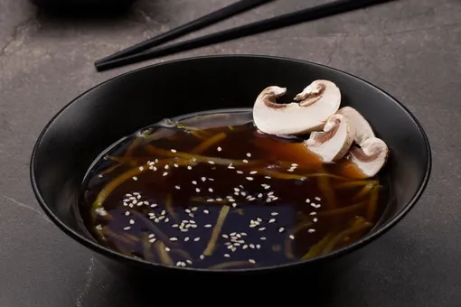 Какая польза от соевого соуса и из чего его делают: узнайте больше о древнем китайском блюде