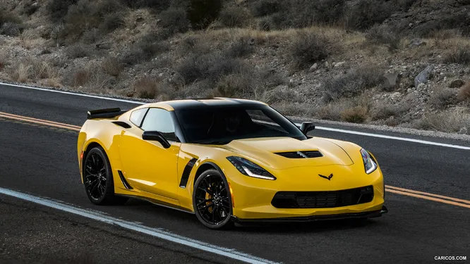 Chevrolet Corvette. Быстрейший из электромобилей, разрешённых на улицах. Разгон с 0 до 100 за 3 секунды, максимальная скорость - 299 км/ч, двигатель на 700 л.с. Цена для подобной роскоши 335 тысяч долларов.