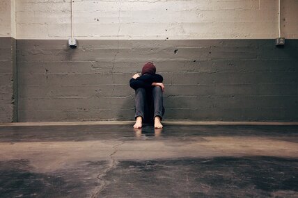 Забыть как страшный сон: 3 реальные истории о том, как мужчины справляются с тревожностью и депрессией