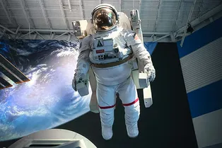 «Футболка кажется тяжелой»: российский космонавт рассказал, что чувствует человек, вернувшийся из космоса на Землю