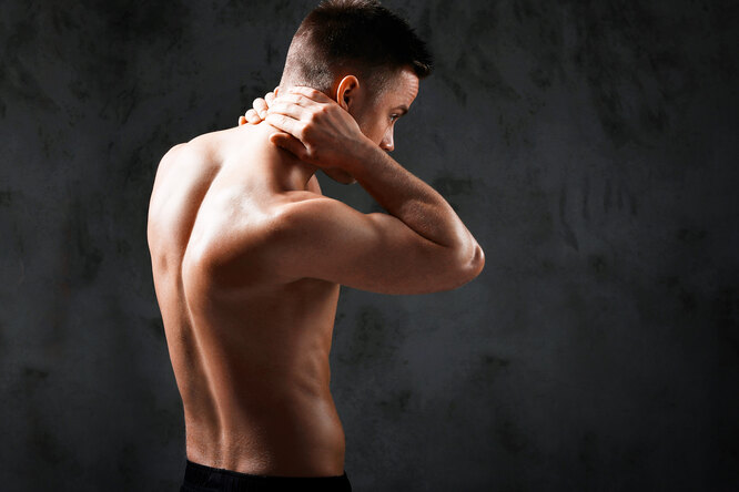Стоящее упражнение для укрепления спины, которому достаточно уделить всего 60 секунд