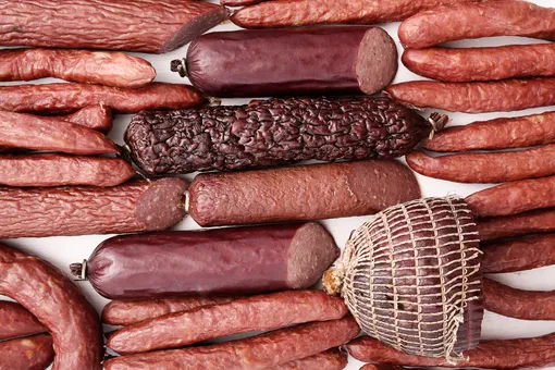 Самые вредные виды колбасы: они вызывают рак и приводят к смерти