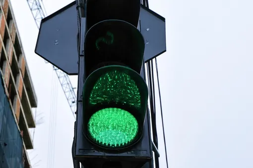 Новый цвет для светофоров: когда может появиться и зачем нужен?