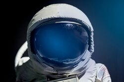 Зачем космонавты берут в полет мягкую игрушку? Попробуйте угадать, что значит эта необычная традиция