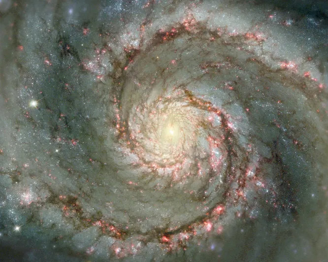 NASA/ESA AND THE HUBBLE HERITAGE TEAM STSCI/AURAГалактика Водоворот в созвездии Гончих Псов, 2001. Съемка телескопа Хаббл