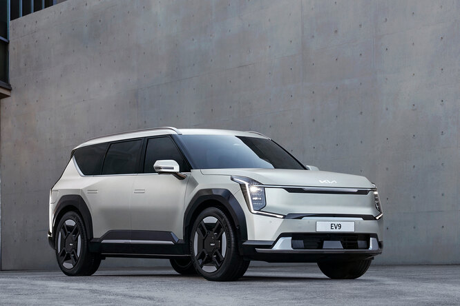 Представлен большой электрический кроссовер Kia EV9: таким мог бы быть Soul в стиле киберпанк Представлен большой электрический кроссовер Kia EV9: таким мог бы быть Soul в стиле киберпанк