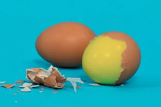 Варим яйцо желтком наружу: кулинарный эксперимент