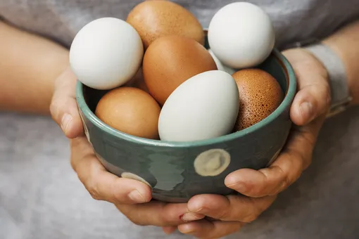 Как быстро проверить свежесть яиц?