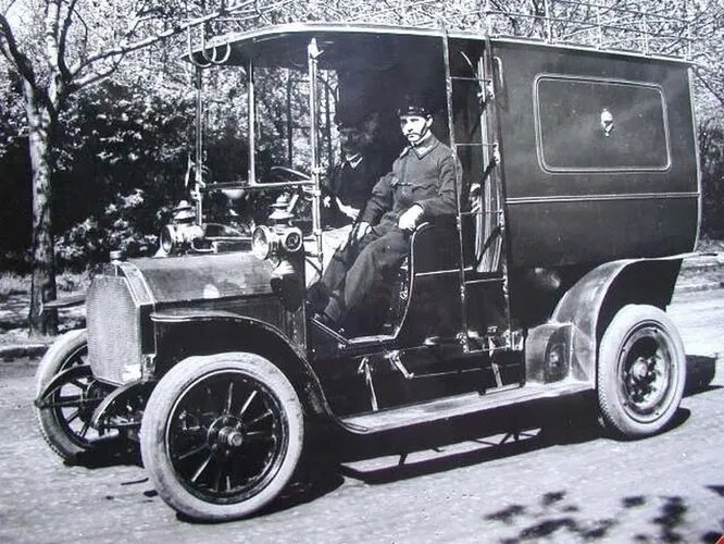 Csonka один из ранних венгерских автозаводов, существовавший с 1909 по 1912 год. Фирма выпустила всего пару десятков машин, но некоторые дошли до наших дней.