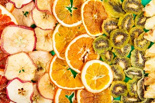 Что лучше есть на диете — сухофрукты или свежие фрукты