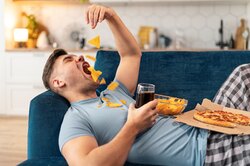 7 самых вредных для здоровья привычек: проверьте, не делаете ли вы свою жизнь хуже