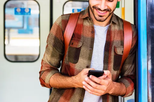Как сделать поездку в транспорте со смартфоном полезной: соблюдайте эти простые правила