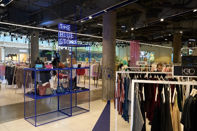 The Blue Store открыл свое первое pop-up пространство The Blue Store открыл свое первое pop-up пространство