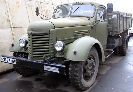 Советский грузовой автомобиль ЗИС-150