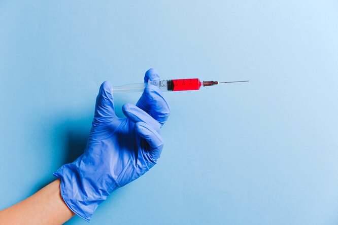 Эффективность китайской вакцины «Конвиденция» оценили в 90,6 %