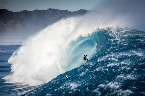 Как не бояться волны: советы лучших серферов планеты