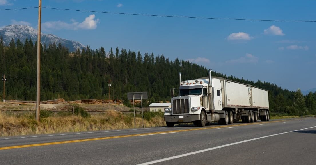 Что означает наклейка TIR на фурах