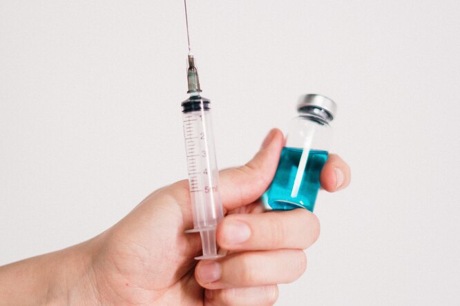 В Москву завезли вакцину «КовиВак»