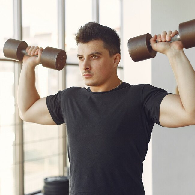 Короткая тренировка на все тело: эти упражнения заменят вам походы в зал