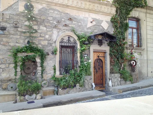 Одна из красивейших улочек Ичери-шехера, старого Баку
