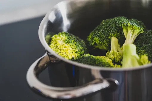 Как брокколи может поднять настроение? 5 причин добавить этот овощ в рацион
