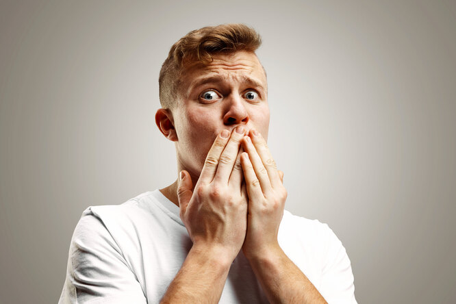 Чем опасны язвочки во рту и что с ними делать?