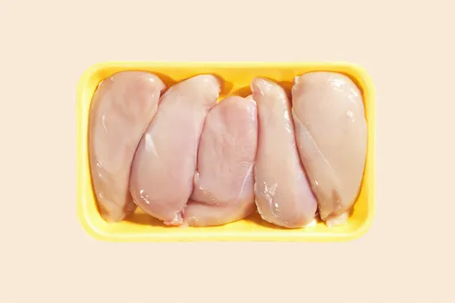 Как правильно выбрать курицу в магазине: 5 хитростей, которые помогут отличить хорошее мясо от плохого